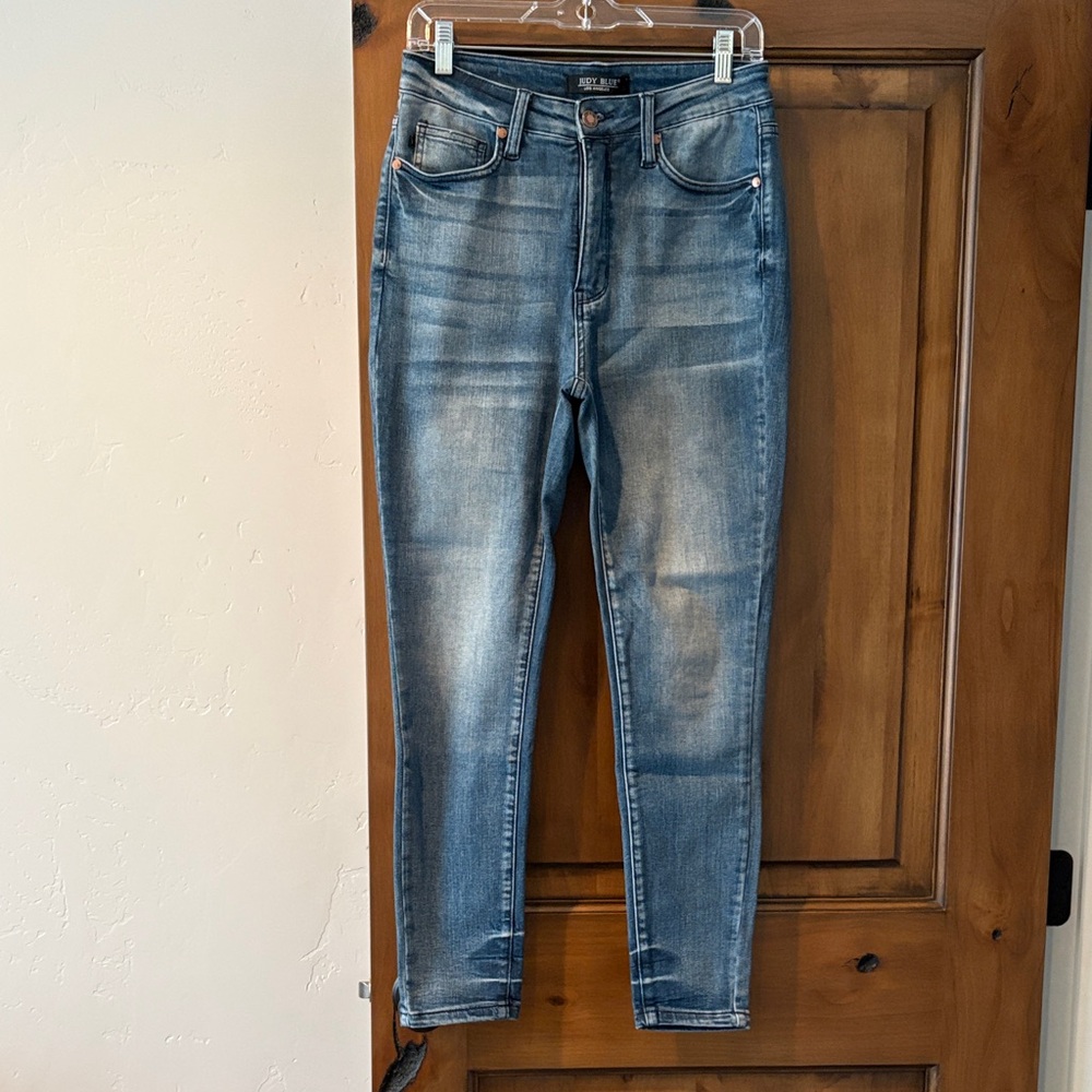 Judy Blue Women's Faded Blue Skinny Jeans